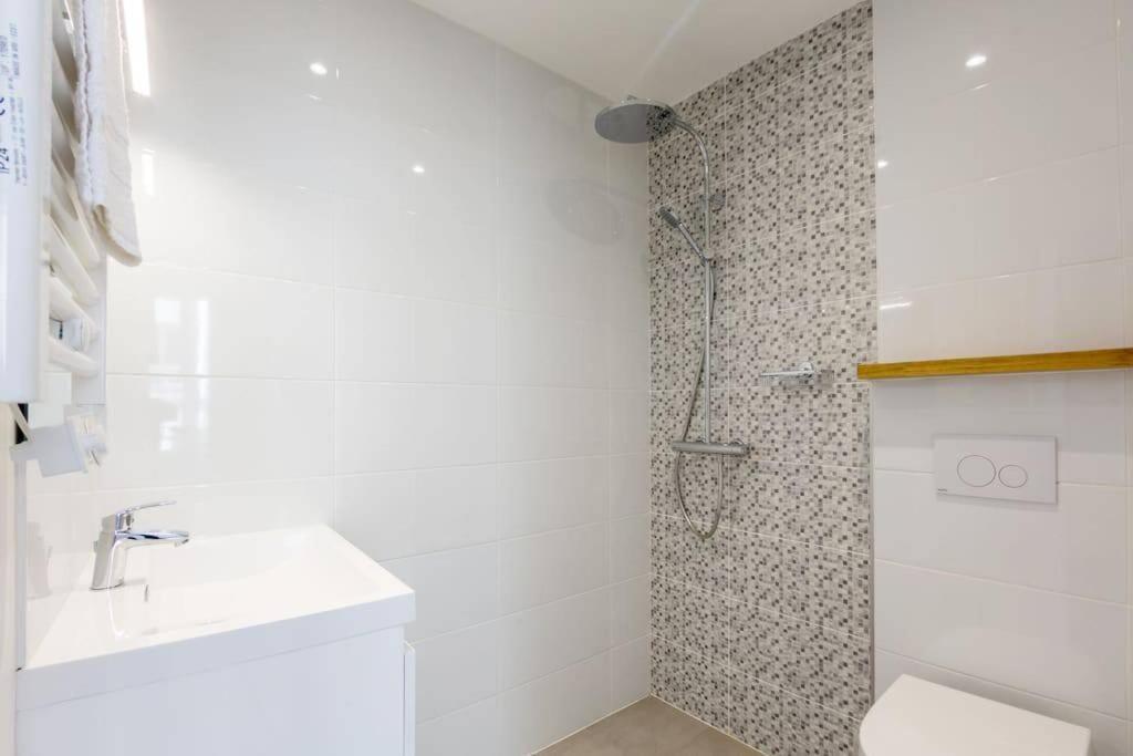 La Chambre Liberte 2, Sdb Privative Et Tv, Cuisine Salon Partages, Confort Et Hypercentre Brest Zewnętrze zdjęcie